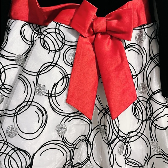 Girls Dress (2) - Picture 5 of 5